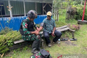 Satgas Yonif 511/DY perkuat layanan kesehatan bagi warga Ekanom Lanny Jaya
