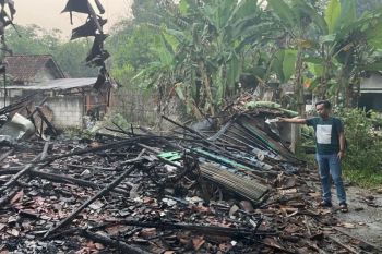 Rumah di Blora terbakar, uang tabungan dan sepeda motor ludes