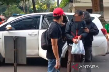 Polisi tangkap sopir taksi yang lakukan perusakan mobil di Tol JORR