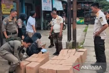 Satpol PP Kabupaten Bogor sita 1.133 botol miras ilegal di Cileungsi