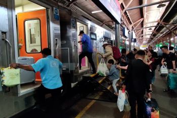KAI Daop 4 operasikan KA tambahan sambut libur kenaikkan Isa Almasih