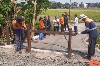 KAI intensif tutup perlintasan liar di wilayah Yogyakarta dan Solo