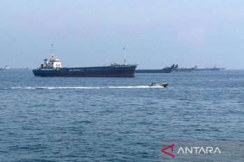 AS kawal 70 kapal dagang lintasi Selat Hormuz