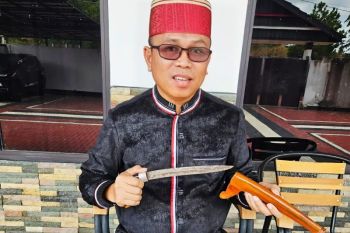 Menjaga jejak leluhur dalam bilah pusaka badik Bugis di Kepulauan Riau