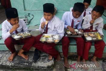 MBG, komunikasi Pemerintah, dan pertaruhan kepercayaan publik