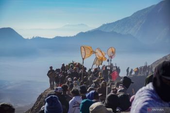 Upacara Yadnya Kasada di Gunung Bromo