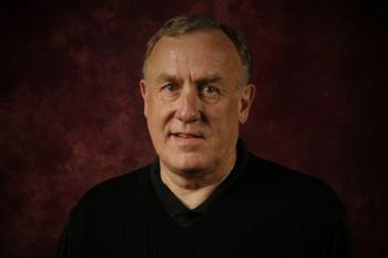 Pelatih legendaris NBA Rick Adelman meninggal