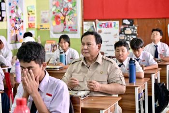Presiden tinjau pelaksanaan MBG di SMPN 111 Jakarta