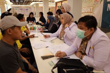 Mahasiswa FK UMPR periksa Kesehatan gratis di Duta Mall Palangka Raya