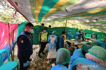 Makam terduga pencuri kopi di OKU Selatan dibongkar polisi untuk diautopsi