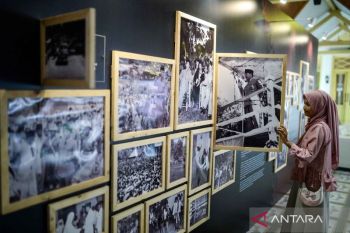 Multatuli Museum displays 105 archival photos of Soekarno