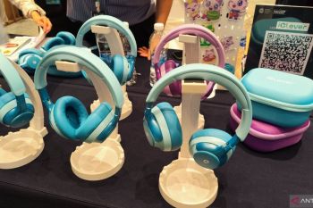 "Headphone" untuk anak iClever jadi pemenang favorit pameran teknologi