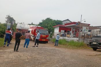 Deru mesin nelayan Kampung Laut bergantung pada roda-roda mobil tangki EPN