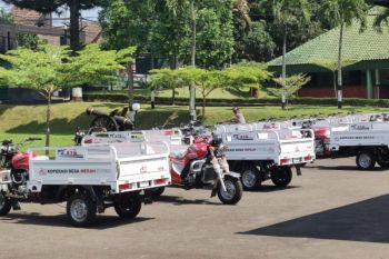 50 Koperasi Merah Putih di Kuningan terima 100 unit motor operasional