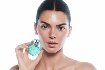 Anua Memilih Kendall Jenner Sebagai Duta Merek Global Pertama