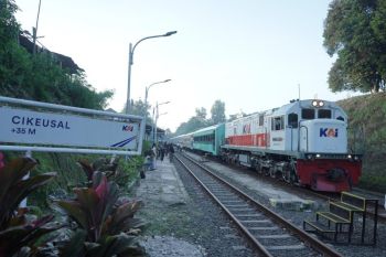 Tarif Rp3.000 yang Menggerakkan Jutaan Perjalanan: KA Lokal Rangkasbitung&ndash;Merak dan Kereta Petani Pedagang Menjadi Penghubung Aktivitas Ekonomi Banten