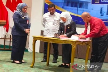 Sekretaris DPRD Banjarbaru tandatangani komitmen percepatan penyelesaian hasil pemeriksaan BPK