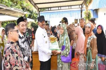 62 ribu paket beras dan minyak goreng disalurkan di Madina