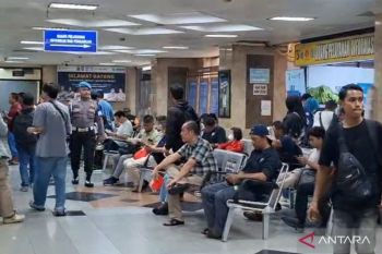 Warga serbu Samsat Jakbar manfaatkan pemutihan denda pajak kendaraan
