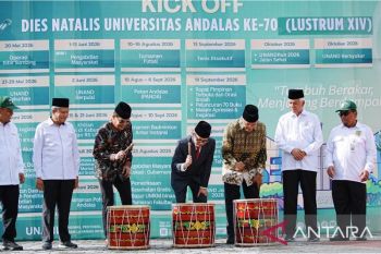 UNAND tanam pohon Andalas sebagai simbol tumbuh dan berdampak