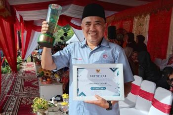 Bukti komitmen ciptakan sekolah sehat, SMP Semen Padang raih penghargaan stratifikasi UKS Padang 2025
