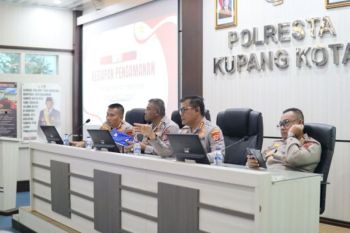 Ratusan personel gabungan amankan konser Iwan Fals di Kupang
