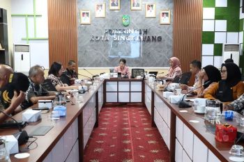 Pemkot Singkawang perkuat pengendalian abrasi bantaran sungai