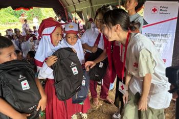 PMI-HKRC salurkan 8.000 paket perlengkapan sekolah untuk Sumatera
