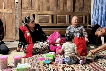 Bupati Gunungkidul kunjungi korban dugaan kekerasan oleh ibu kandung