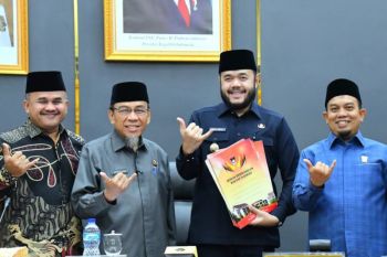 Pemkot dan DPRD Padang sahkan Perda Penguatan Lembaga Adat Minangkabau