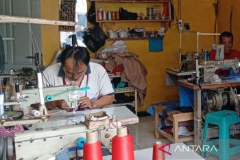 Aspikmas mendorong pelaku UMKM konveksi Banyumas perluas pasar