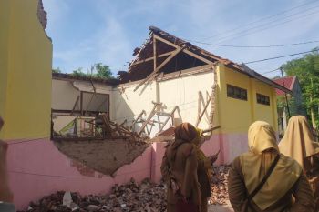 BPBD siapkan tenda darurat untuk siswa SDN 1 Babadan Tulungagung