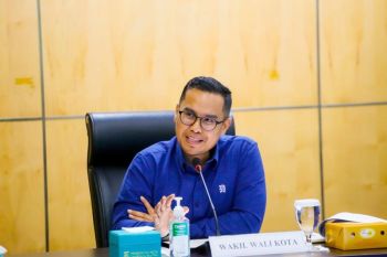 Pemkot Tangsel gratiskan seragam batik-olahraga di tahun ajaran baru