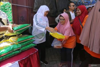 Pasar murah di Surabaya