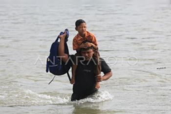 Pemkab Aceh Barat bangun jembatan gantung yang rusak di Pante Ceureumen, target bulan depan