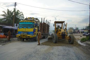 Pemprov Riau gandeng Arara Abadi dan PHR perbaiki ruas Jalan Minas--Tualang Timur