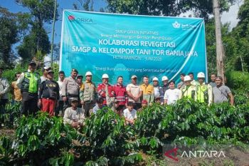 Peringati hari lingkungan hidup, SMGP kolaborasi dengan petani tanam pohon