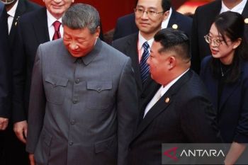 Xi Jinping dan Kim Jong Un mulai pembicaraan di Pyongyang