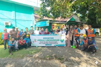 PLN Kalselteng aksi bersih dan tanam pohon peringati Hari Lingkungan Hidup