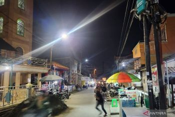 Pemkot Palembang perbaiki 60 ribu lampu penerangan jalan umum di 18 kecamatan