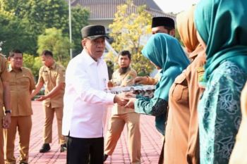 Pemkab Karawang bersama Asprumnas bagikan 28,5 ton telur untuk balita stunting