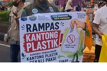 DLH Mataram menyiapkan ribuan "eco bag" gratis di pasar tradisional