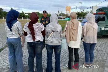 Satpol PP dan WH jaring warga berbusana ketat di Meulaboh