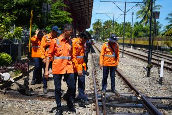 Jelang libur sekolah, KAI Divre II Sumbar perkuat kesiapan operasional melalui cek lintas Padang--Naras