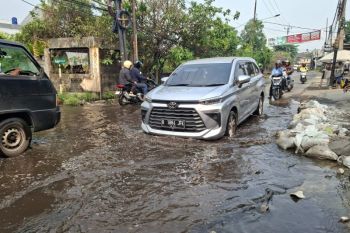 Pemkot Jakbar tindaklanjuti genangan di Joglo Kembangan
