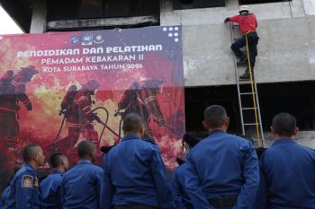 Pemkot Surabaya tingkatkan kompetensi personel damkar