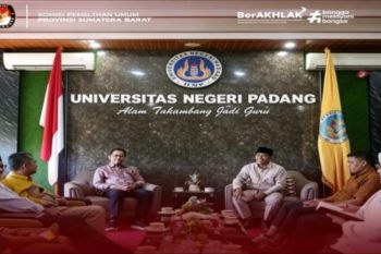 KPU Sumbar dan UNP Jalin Kerja Sama, Surya Efitrimen: Perkuat Demokrasi