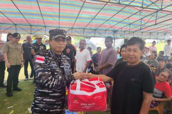 Kodaeral VIII distribusikan bantuan korban gempa di Pulau Kawio Sangihe