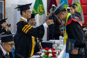 UPR wisuda 810 mahasiswa, Rektor minta lulusan siap hadapi tantangan zaman