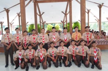 Wabup Madiun sebut Pramuka bisa batasi penggunaan gawai pada anak